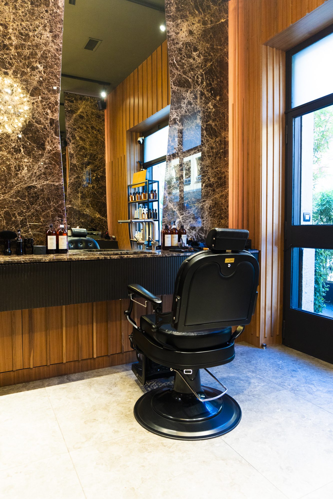 L'esperienza di lusso del salone Jenny B: servizio premium e attenzione al dettaglio